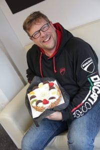 Ivo Jacobs met taart